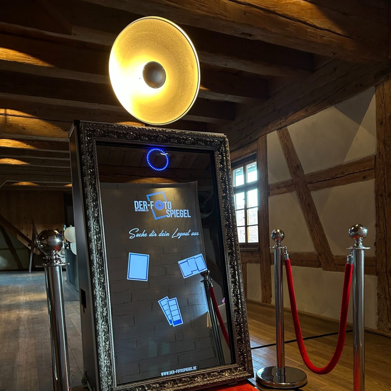 Ein interaktiver Spiegel mit Touchscreen. Die Fotobox 2.0.